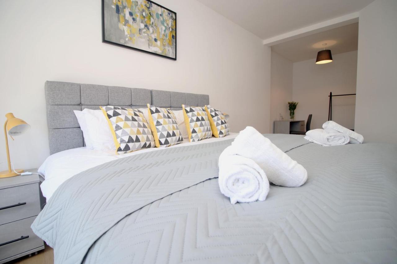 St Thomas Loft Views By Ssw - 2Br, Parking, Sleeps 4, Easy Access To City Centre, Marina, Beach And M4 Суонзи Екстериор снимка