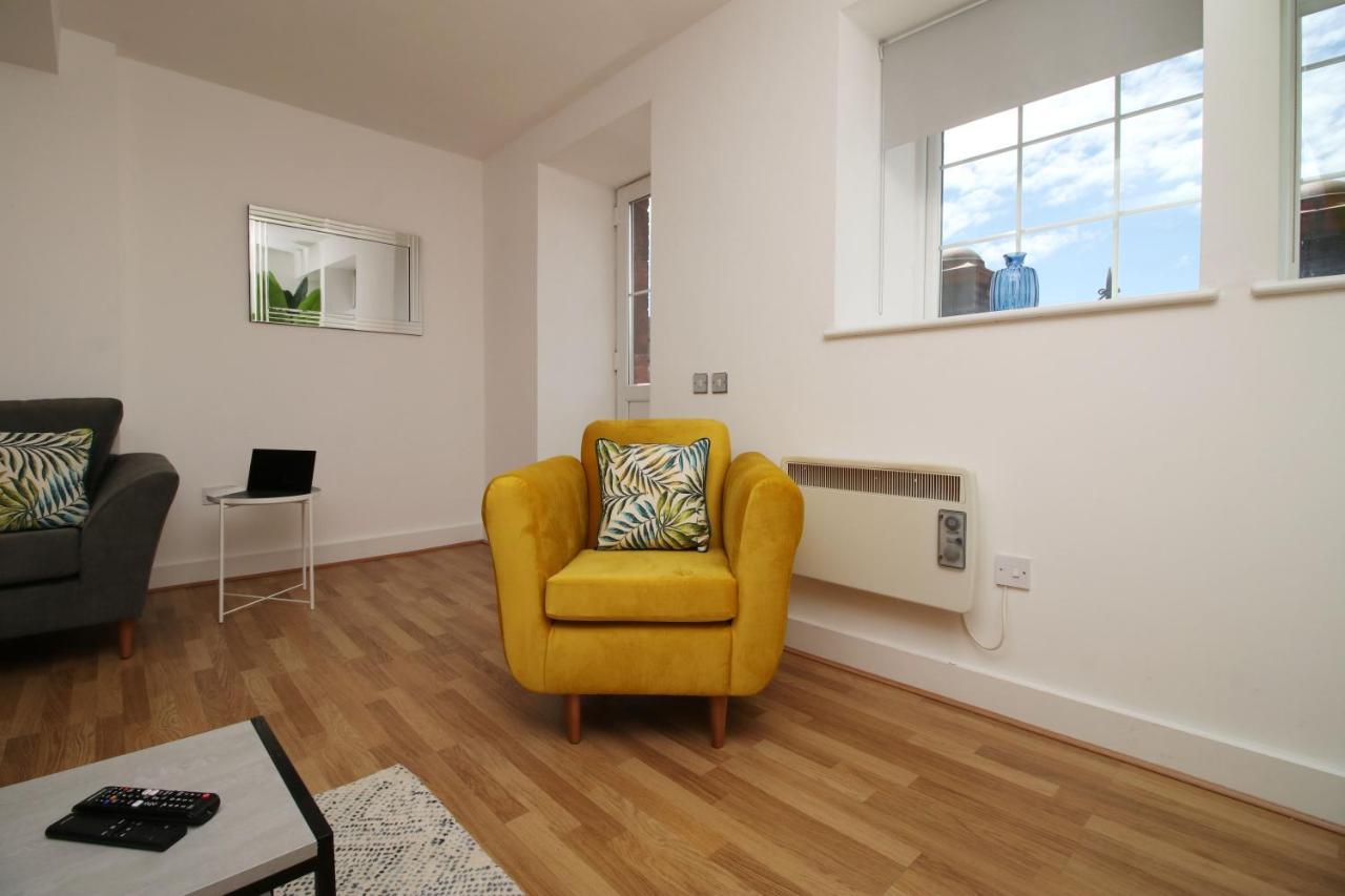 St Thomas Loft Views By Ssw - 2Br, Parking, Sleeps 4, Easy Access To City Centre, Marina, Beach And M4 Суонзи Екстериор снимка