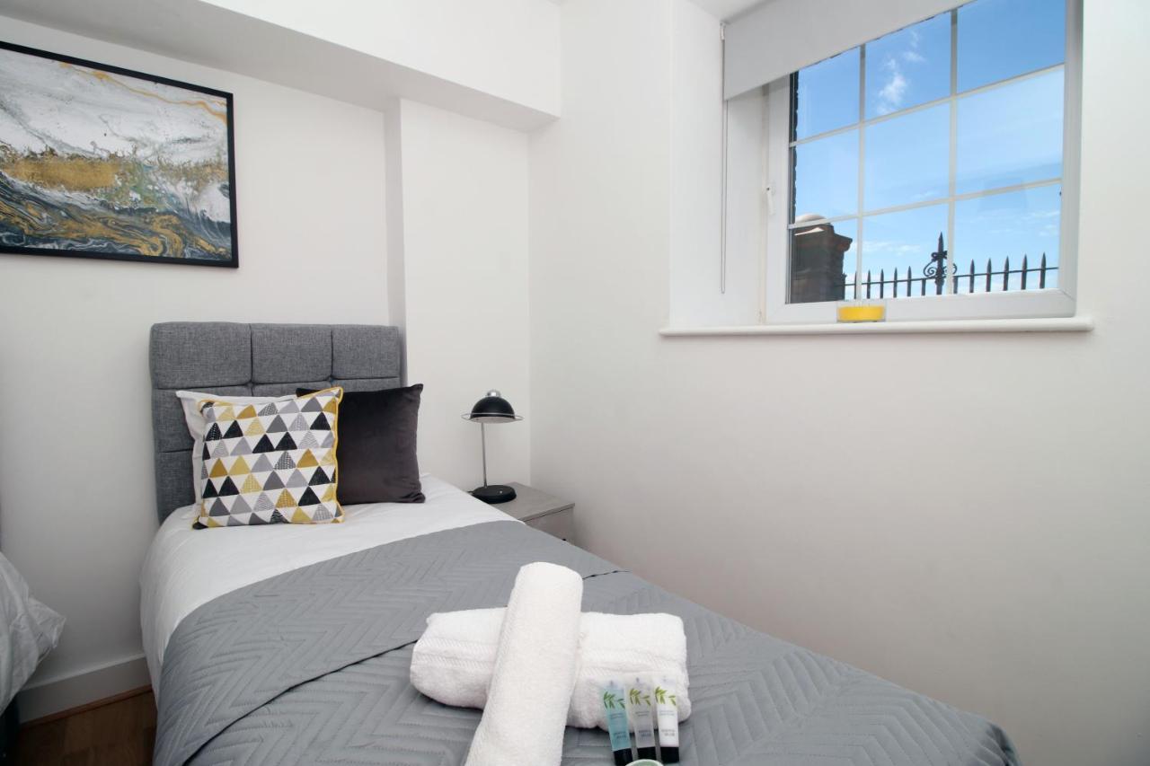St Thomas Loft Views By Ssw - 2Br, Parking, Sleeps 4, Easy Access To City Centre, Marina, Beach And M4 Суонзи Екстериор снимка