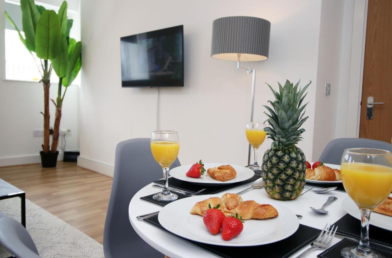 St Thomas Loft Views By Ssw - 2Br, Parking, Sleeps 4, Easy Access To City Centre, Marina, Beach And M4 Суонзи Екстериор снимка
