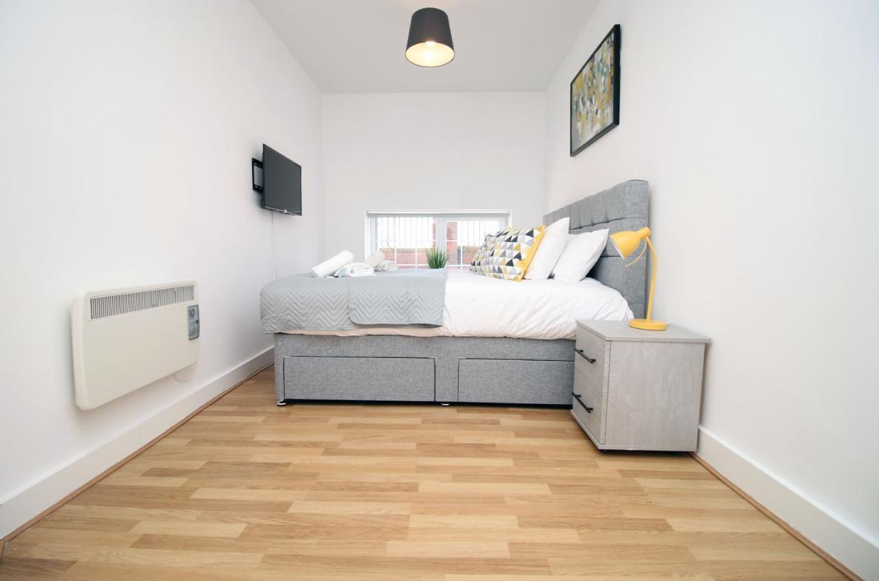 St Thomas Loft Views By Ssw - 2Br, Parking, Sleeps 4, Easy Access To City Centre, Marina, Beach And M4 Суонзи Екстериор снимка